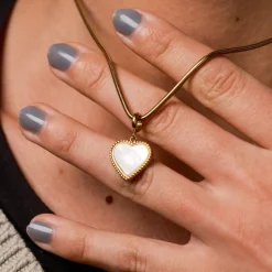 Amorance Necklace