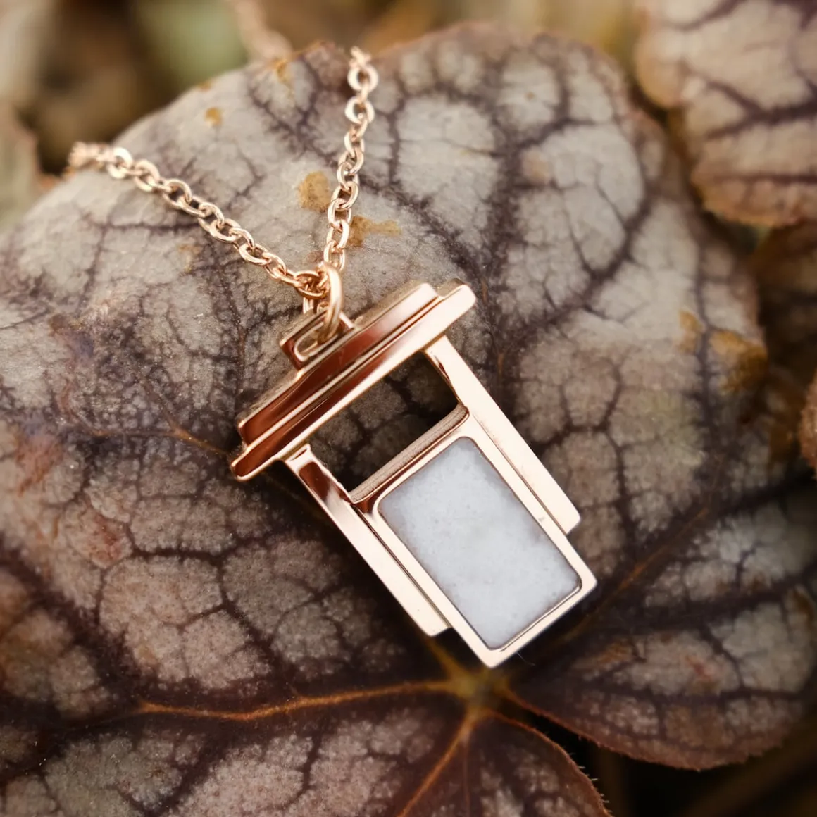 Contour Necklace