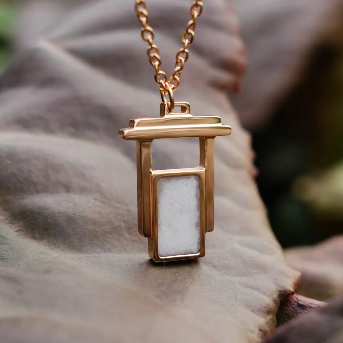 Contour Necklace