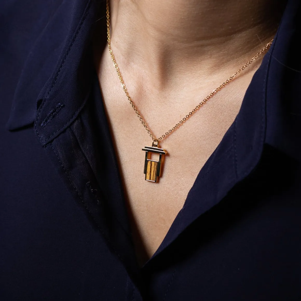 Contour Necklace