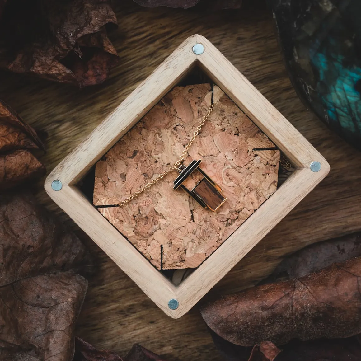 Contour Necklace
