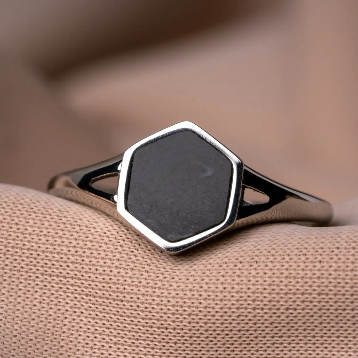 Facade Ring