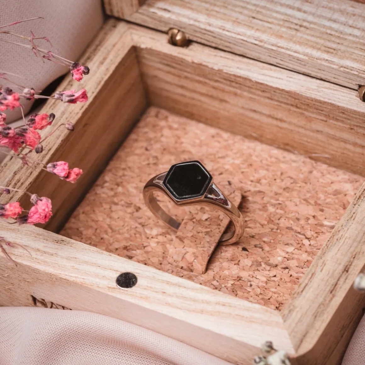 Facade Ring