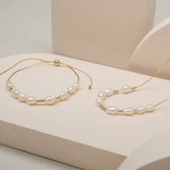 Familytie Necklace