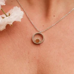 Pigment Necklace