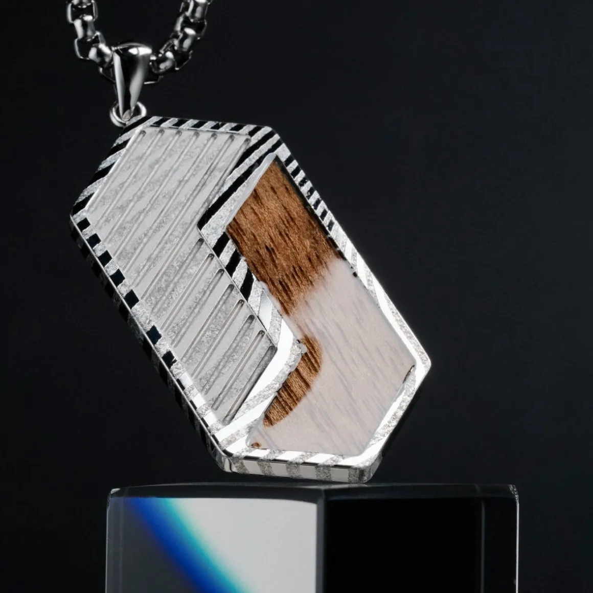ZIGZAG NECKLACE
