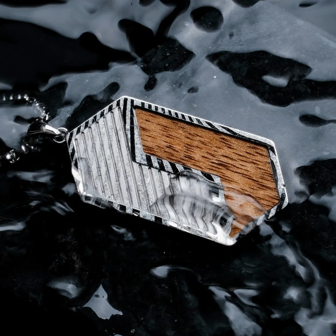 ZIGZAG NECKLACE