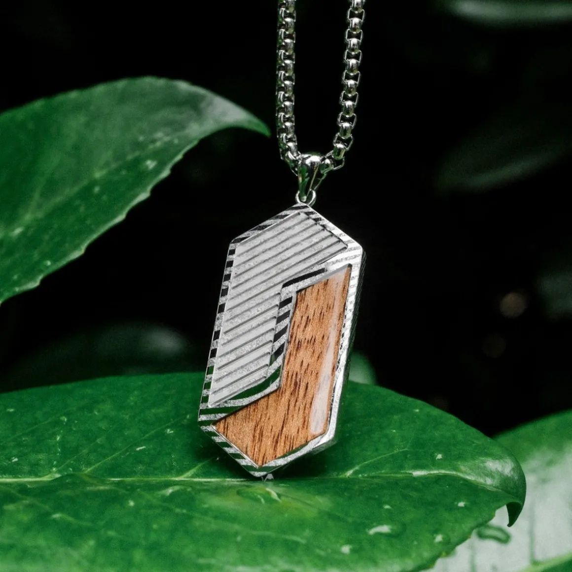 ZIGZAG NECKLACE