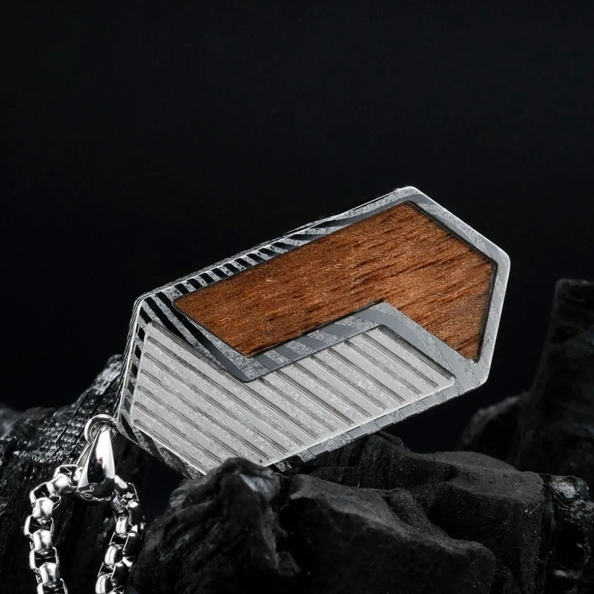 ZIGZAG NECKLACE